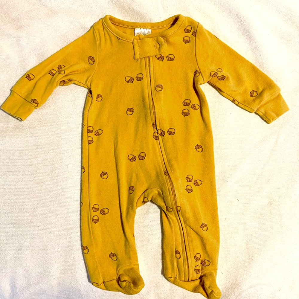 Acorn onesie newborn size, Modern Moments brand